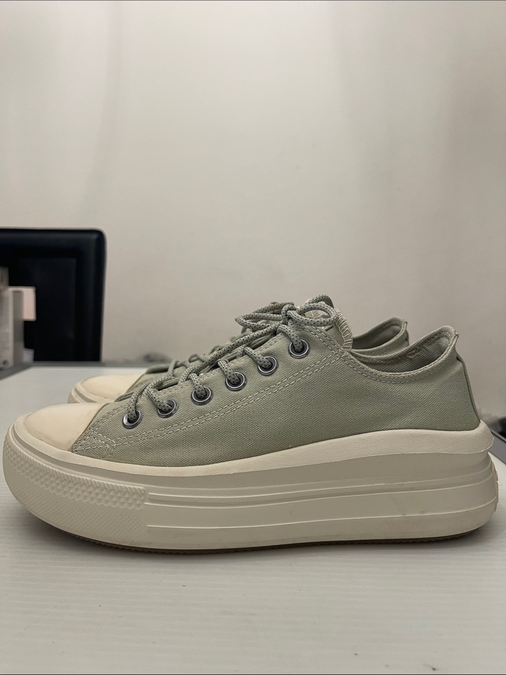 CONVERSE ALL STAR SNEAKERS WOMENS SIZE 8.5